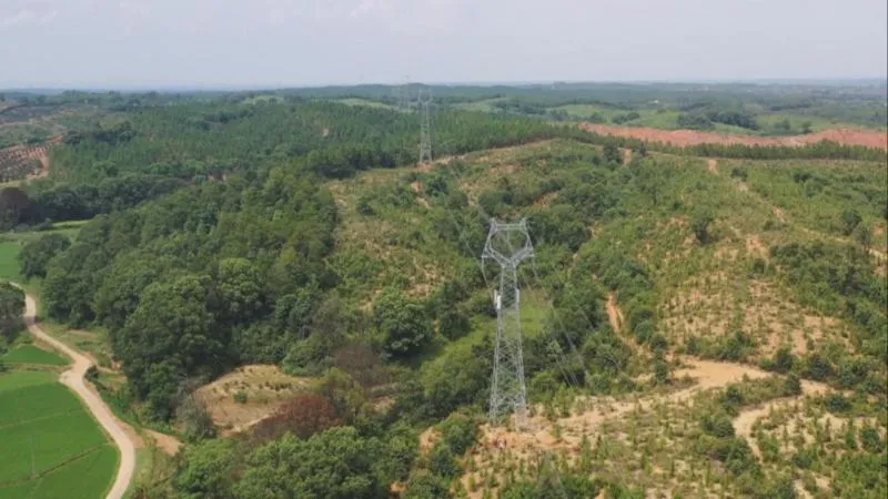 Üzembe helyezték az 5G bázisállomás közös villanytornyát